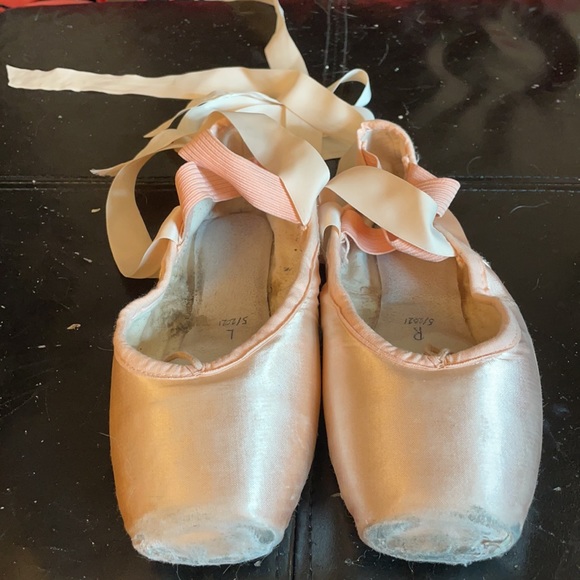 Worn Suffolk Stellar Pointe Shoes 6XXXN - Picture 3 of 6